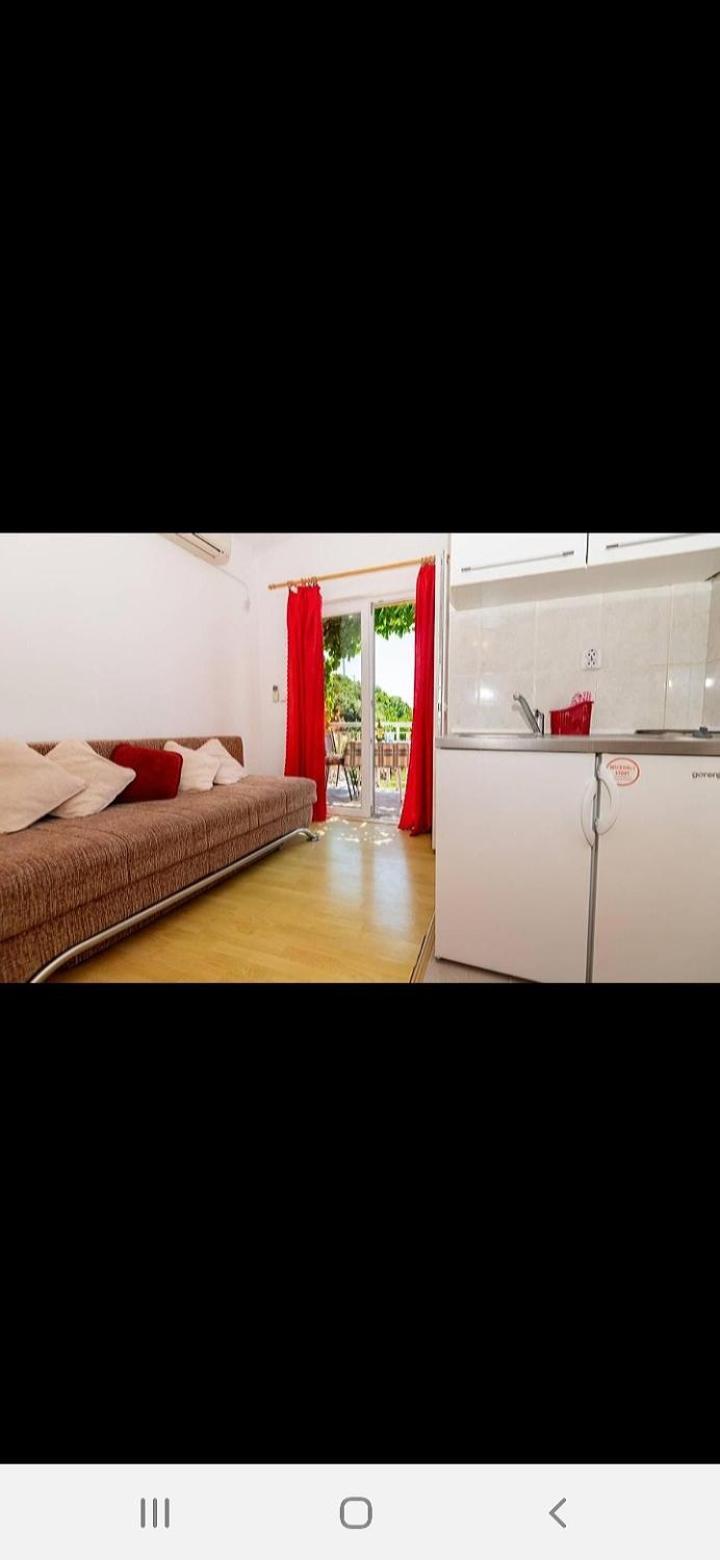 נאום Apartments In חדר תמונה
