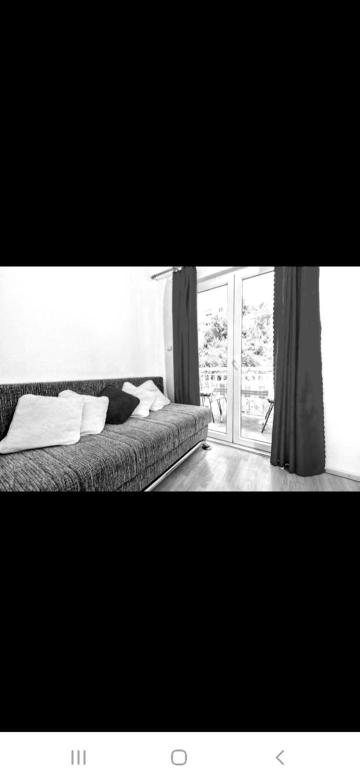 נאום Apartments In חדר תמונה