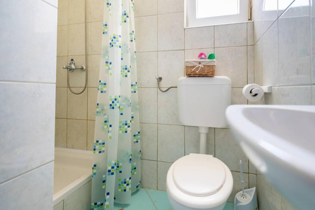 נאום Apartments In מראה חיצוני תמונה