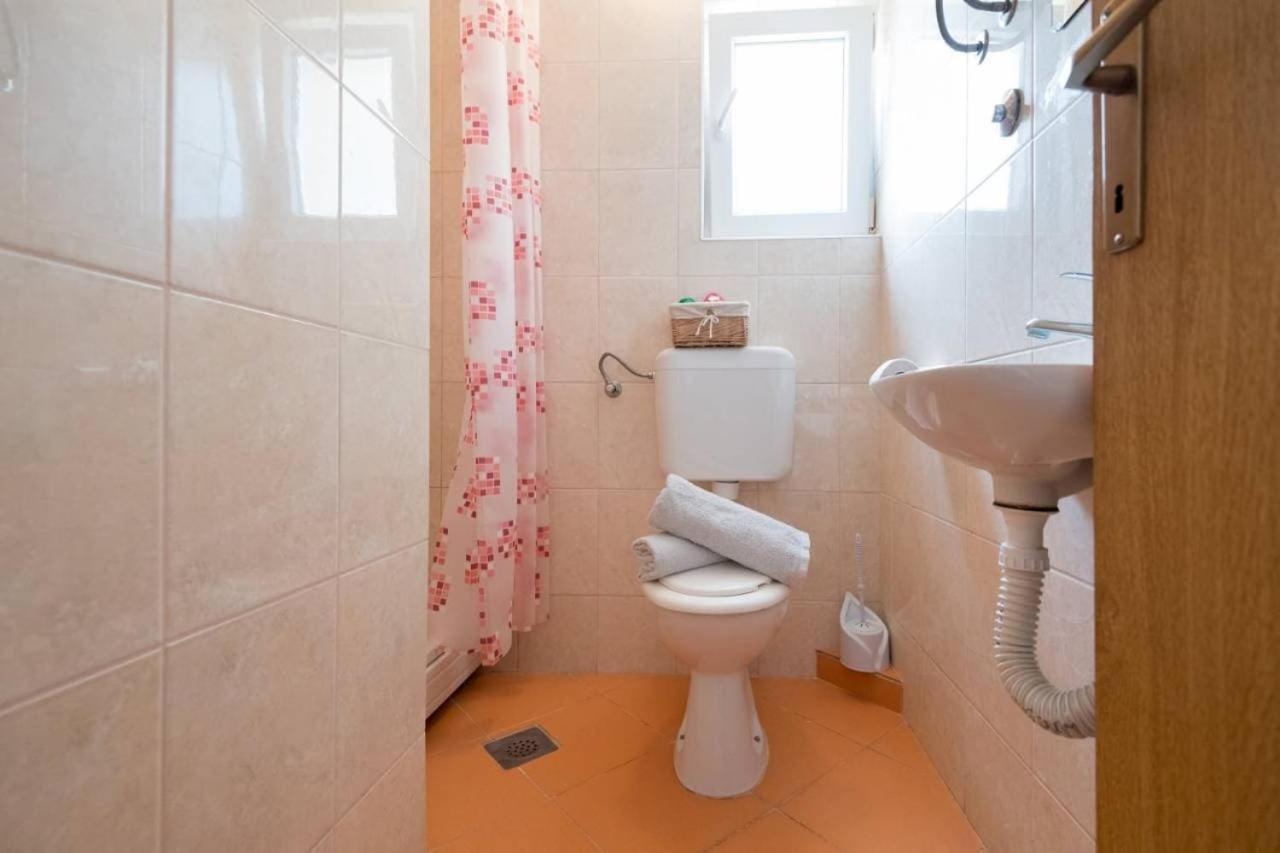 נאום Apartments In מראה חיצוני תמונה